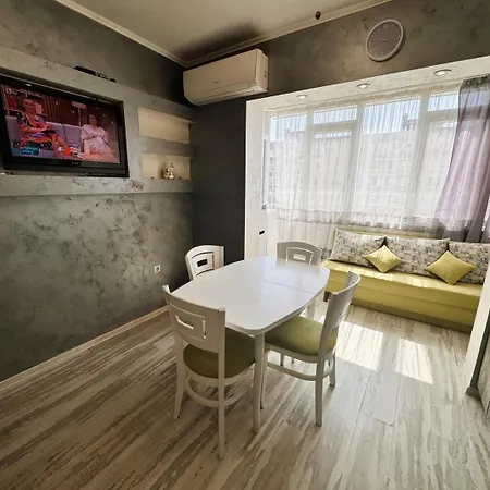 Апартаменти 1br Next To Grand Mall
