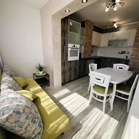 1br Next To Grand Mall Warna