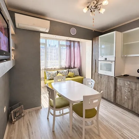 1br Next To Grand Mall Апартаменти Варна