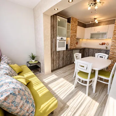 1br Next To Grand Mall Апартаменти